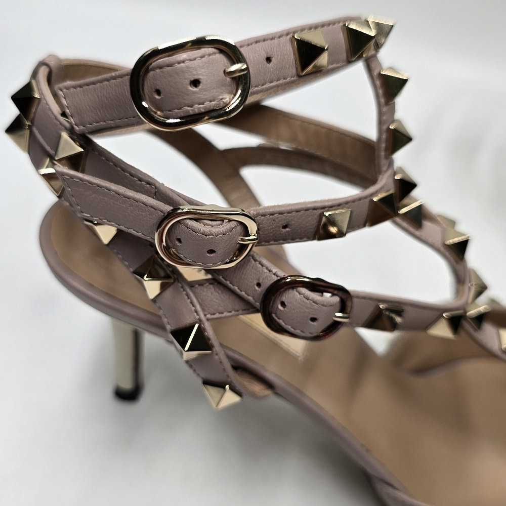 Valentino Rockstud Pumps - 38 - Picture 9 of 16